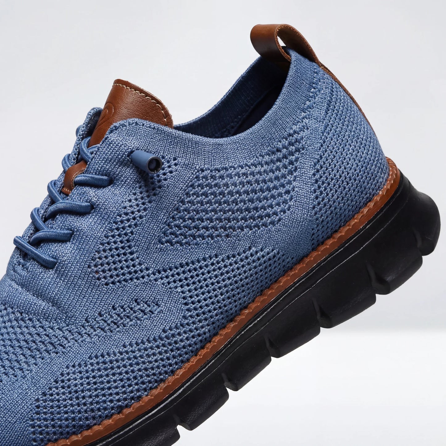 נעלי Blackout - מהדורה מוגבלת 